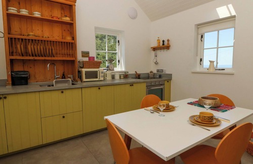 Llandyssiliogogo Cottage | DOLWYLAN BARN, pet friendly, character holiday cottage in New Quay