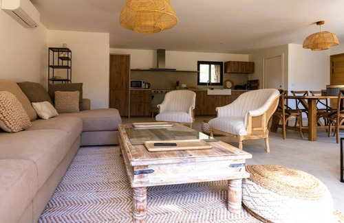 San-Gavino-di-Carbini House | Domaine de Gialla Bergerie I Pini, 2 pers, piscine chauffée, 10 mn plage