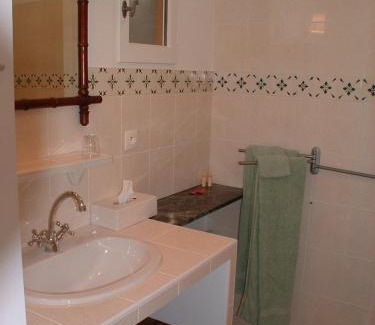 Montlieu la Garde Bed & Breakfast | Domaine les Galards