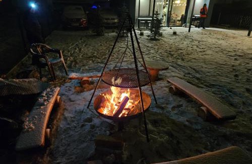 Lipowa House | Domek na wyłączność ,bania z jacuzzi. Pobyt góry, jezioro, las.