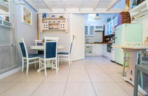 West Pomeranian Voivodeship Apartment | Domek z Netflixem i konsolą PS4, Bezpłatny Parking