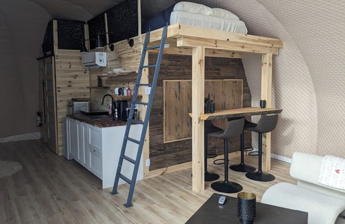 Saint-Luc-de-Bellechasse Ski Chalet | Domes, Luxury glamping