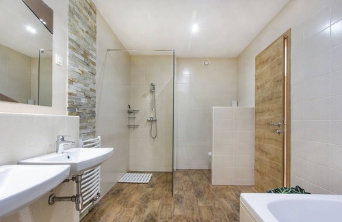 Medvode Apartment | DOMOVOJ, Forest view apartment, between Ljubljana and Bled, with terrace