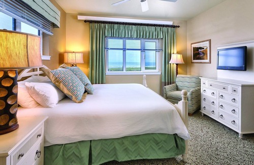 Long Beach Resort | Don't forget to eat some oysters!