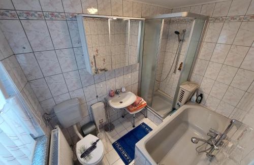 Salzatal House | Doppelzimmer 2 mit Aufbettung Erdgeschoß