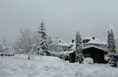 Kaprun Cottage | Doppelzimmer, Bad, WC, Balkon - Frühstückspension Monika