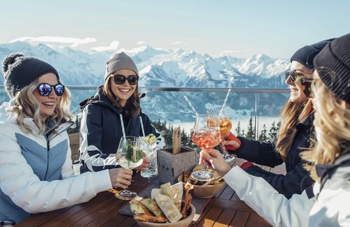 Kaprun Cottage | Doppelzimmer, Bad, WC, Balkon - Frühstückspension Monika