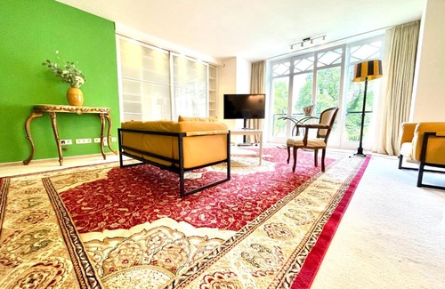 Center Apartment | Doppelzimmer Gartenblick Villa Julian