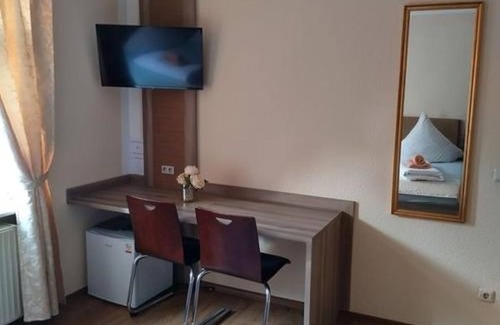 Adorf Apartment | Doppelzimmer mit Gemeinschaftsbad