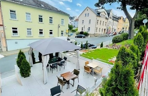 Adorf Apartment | Doppelzimmer mit Gemeinschaftsbad