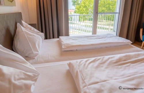 Rust House | Doppelzimmer Seeseite, Dusche, WC - Hotel Katamaran