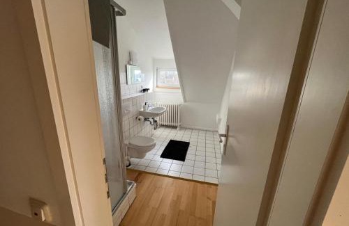 Meine House | Doppelzimmer, TV- Bad, Kühlschrank- Parkplatz-17