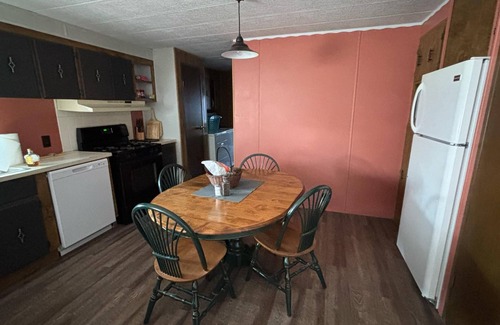 Hulett House | Dorothy's Hideaway, 3 Bed, 2 Bath, Near Devils Tower National Monument.