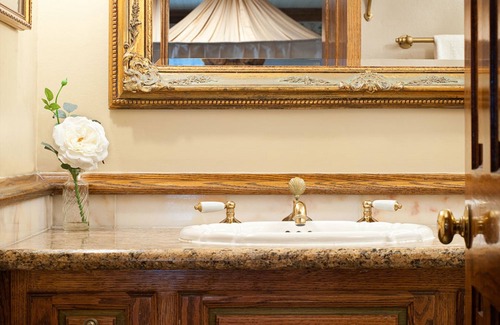 West Newport Bed & Breakfast | Dorymans Oceanfront Inn