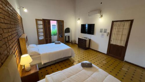 Asuncion Apartment | Dos habitaciones en casa colonial familiar con piscina en el centro de Asunción