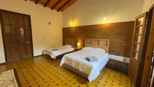 Asuncion Apartment | Dos habitaciones en casa colonial familiar con piscina en el centro de Asunción