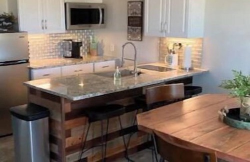 Thackerville Condo | DOUBLE DOWN SUITE : Unit A Casino Retreat & Pickleball court