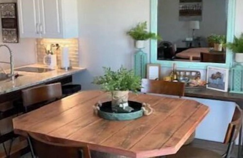 Thackerville Condo | DOUBLE DOWN SUITE : Unit A Casino Retreat & Pickleball court