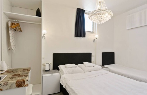 Utrecht Hotel | Double room, 1 km from centre