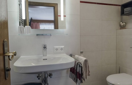 Nesselwaengle Apartment | Double room 2 incl. Breakfast - Haus Hahnenkamm