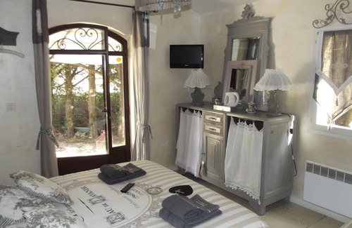 Cabries Bed & Breakfast | Double room-Comfort-Ensuite with Shower-Garden view
