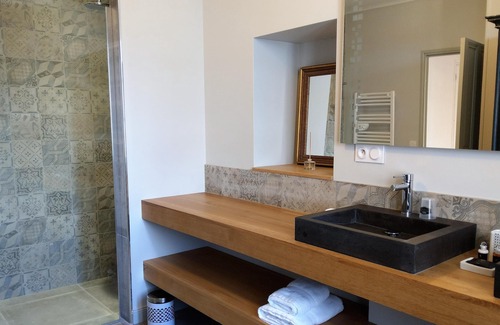 Labruguiere House | Double room-Oversized-Ensuite with Shower-Park view