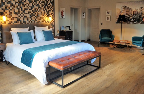 Labruguiere House | Double room-Oversized-Ensuite with Shower-Park view