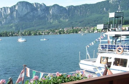 Mondsee Cottage | Double room with balcony Drachenwand - Seepension Hemetsberger