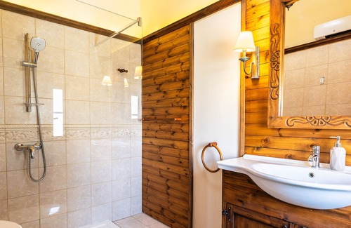 Zebbug House | Double Room with Pool View - Valletta