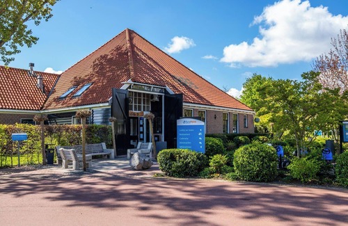 Velsen-Zuid House | Double room with terrace