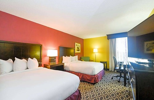 North Chesterfield Hotel | Doubletree by Hilton Richmond-Midlothian