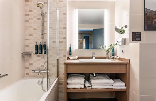 Porte Des Alpes - Mi Plaine - Manissieux Hotel | DoubleTree by Hilton Lyon Eurexpo & Spa