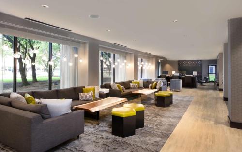 Uptown Hotel | DoubleTree by Hilton Hotel & Suites Houston by the Galleria