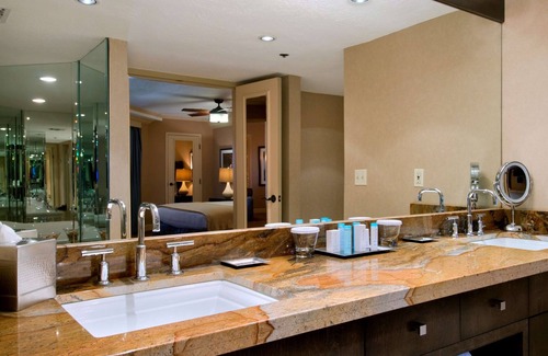 Mesa Hotel | DoubleTree by Hilton Phoenix Mesa