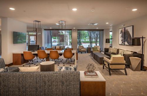 Farmers Branch Hotel | DoubleTree by Hilton Dallas-Farmers Branch