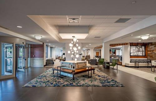 Farmers Branch Hotel | DoubleTree by Hilton Dallas-Farmers Branch