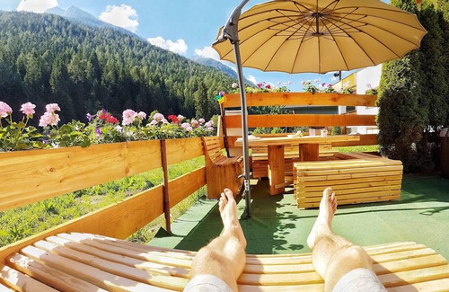 Medraz Ski Chalet | Doug's Mountain Getaway - 'Exclusive Mega Chalet' (The Full Monty)