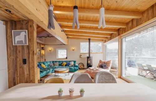 Medraz Apartment | Doug's Mountain Getaway - 'Top Two Floors'