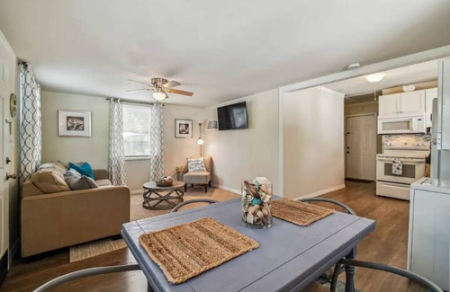 New Port Richey House | Downtown Bungalow 1/2 block off Main St