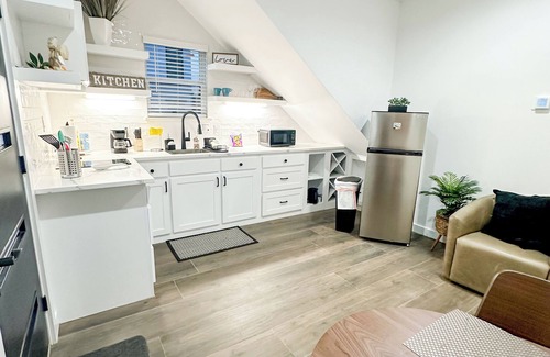 Denton Apartment | Downtown Denton Delight Loft