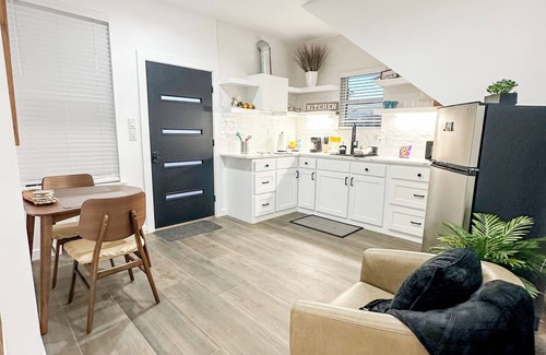 Denton Apartment | Downtown Denton Delight Loft