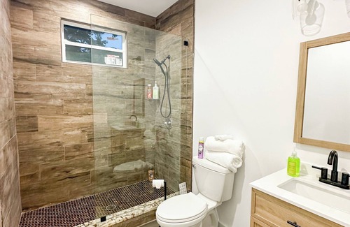 Denton Apartment | Downtown Denton Delight Loft