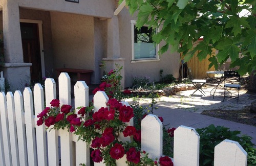 Flagstaff House | Downtown Flagstaff Bungalow - 5 minute walk to downtown