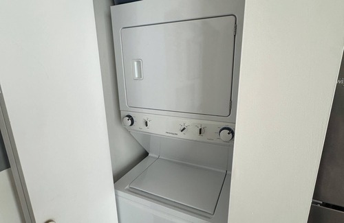 Downtown Winnipeg Condo | Downtown Glasshouse Condo - 1 BR/1 Bath