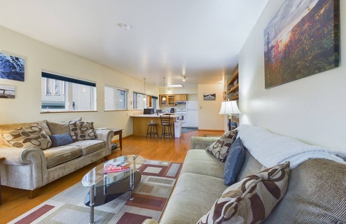 Downtown Juneau Apartment | Downtown Ocean view Apt, next to Cruise Ship Docks