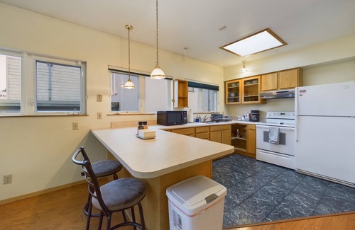 Downtown Juneau Apartment | Downtown Ocean view Apt, next to Cruise Ship Docks