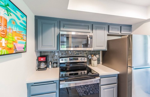 Downtown Palm Springs Condo | Downtown Palm Springs Luxury 1/1 Condo Pool/Spa/Tennis Courts