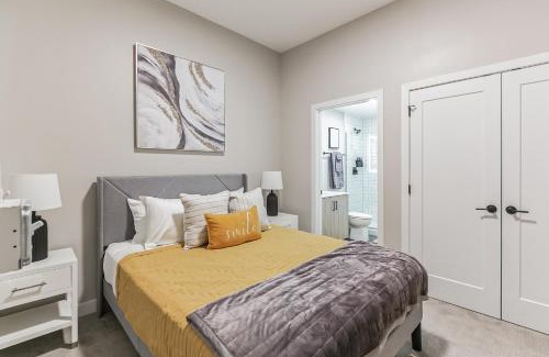 Downtown Cincinnati Apartment | Downtown Stroll to the Bengals