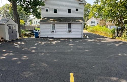 Willoughby Apartment | Downtown Willoughby historical district Gem 4