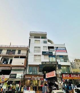 Sector 27 Hotel | DR White House - Noida Sector 18